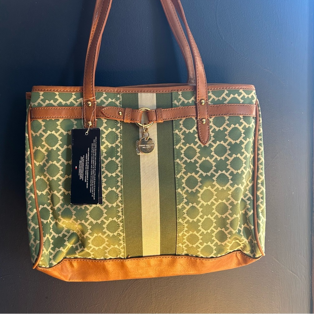 Tommy Hilfiger green hand bag NWT